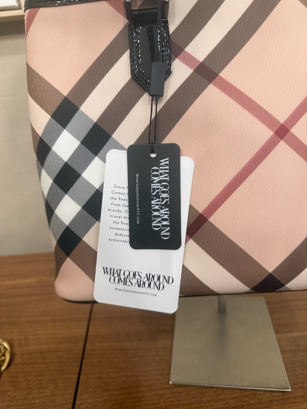 *NWT Burberry Haymarket Check Reversible Tote - Picture 4 of 9